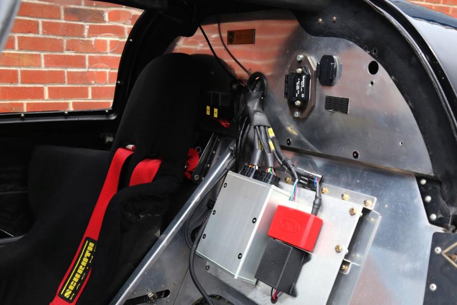 Детали интерьера Porsche 962 IMSA GTP (962-C04) 1987 года  (фото 44 из 96)